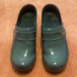 Koi Sanita Clogs in Grey Patent Leather